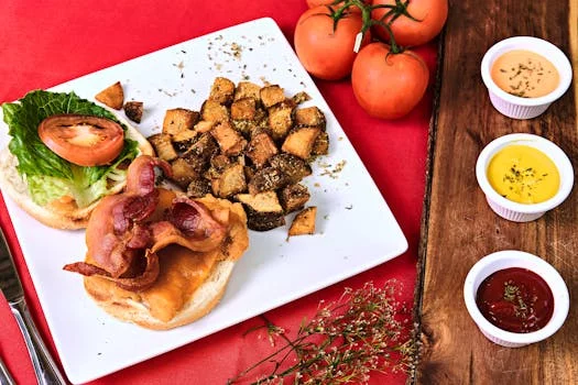 green chile cheeseburger with roasted chiles